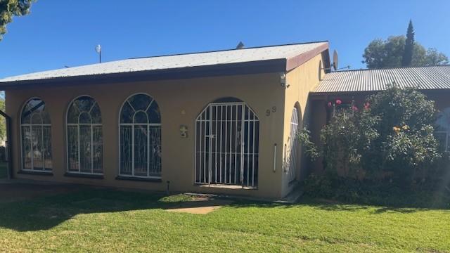 3 Bedroom Property for Sale in Leeudoringstad North West